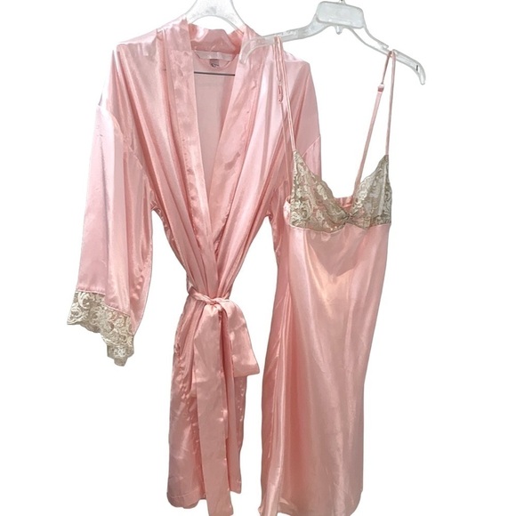 Victoria’s Secret pink satin robe and chemise with beige lace. Pink label.Size S - Picture 1 of 13